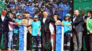 İzmir Büyükşehir Belediyesi bir yılda 10 milyar liranın üzerinde yatırım yaptı