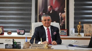 Kemer Belediye Başkanı Necati Topaloğlu'ndan personele yılbaşı öncesi müjde