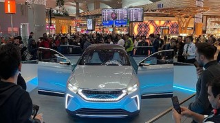 Togg Konsept Akıllı Cihazı İGA İstanbul Havalimanı’nda yolcularla buluşuyor