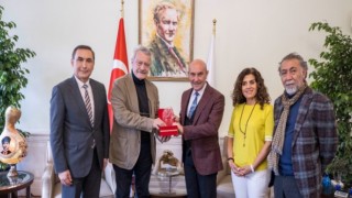 Tunç Soyer’e Barışa Ömür Boyu Emek Ödülü