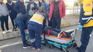 Yaralı sürücüye ilk müdahale Büyükşehir Zabıtasından