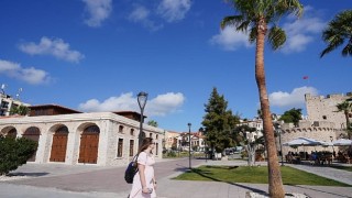 Atıl durumdaki Çeşme Gümrük Binası ilçeye kazandırılıyor