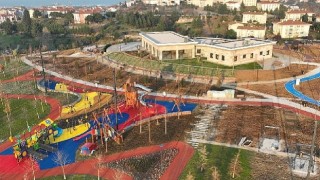 Gölcük'ün Yeni Sosyal Yaşam Alanı Tamamlandı Gündüz Ayrı, Gece Ayrı Güzel