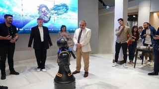 Haliç Üniversitesi Rektörü Prof. Dr. Zafer Utlu, Dünyanın İlk İnsansı Robot Müzesini Ziyaret Etti