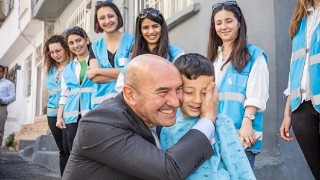 İzmir Büyükşehir Belediyesi'nden anne adaylarına Gebe Beslenme Paketi