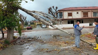 Kemer'de şiddetli yağmur ve fırtına