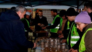 Kocaeli Büyükşehir 30 bin kişiye helva dağıttı