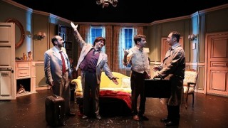 “Komik Para” Beylikdüzü'nde Kahkahalar Eşliğinde Sahnelendi