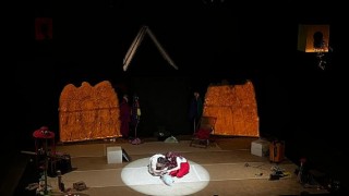 “Kuşlara Fısıldayan Kız” Hikayesi Tiyatro Sahnesine Taşındı