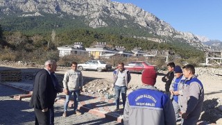 Kuzdere Mahallesi Ballıtaş Mevkii'nde yol ve kaldırım çalışmaları devam ediyor