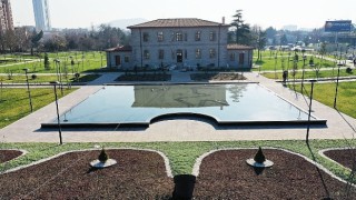 Tarihi Müze Gece Ayı Gündüz Ayrı Güzel