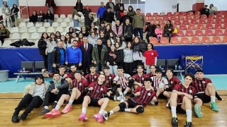 Yeni Kurulan Gölcük Belediyespor Erkek Voleybol Takımı İlk Maçında Galip