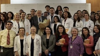 İlber Hoca tıp fakültesi öğrencilerine ve sağlık çalışanlarına 570. Yılında İstanbul&#39;un Fethini anlattı