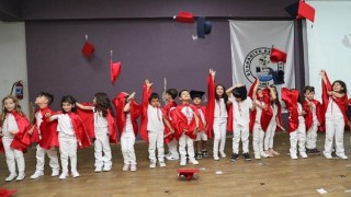 Geleceğinizin umudu olan çocuklarımızın mezuniyet coşkusu