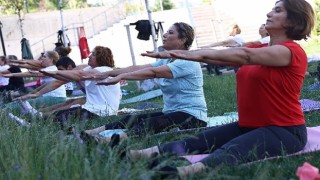  Çankaya evlerınde açık hava spor ve yoga etkinlikleri sörüyor 