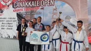 Nilüferli sporcular Karate Turnuvası ;ndan ödülle döndü