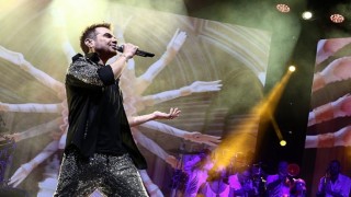 Kenan Doğulu Harbiyeyi salladı