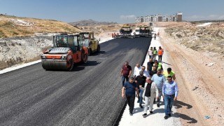 Selçuklu Belediye Başkanı Ahmet Pekyatırmacı, yıl içinde 150 bin ton sıcak asfalt dökeceklerini söyledi