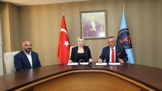 Tarihi imzalar atıldı