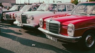 Rengarenk Klasik Otomobiller Harem&#39;den Üsküdar Meydanına doğru nostaljik tura çıktı