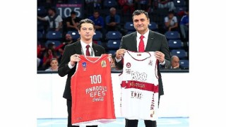 Anadolu Efes, cumhuriyetimizin 100.yılını taraftarlarıyla kutladı