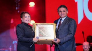 Fener Alayı, Drone Gösterisi ve Nilüfer Cumhuriyet Coşkusunu Zirveye Taşıdı