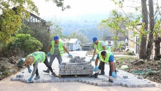 Hacıkarada Sokaklar Parke Taşla Kaplanıyor