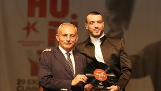 Küçükçekmecede 100. yıl konserinde Cem Adrian sahne aldı