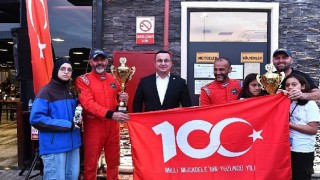 Mustafakemalpaşada tarihi kalabalık cumhuriyet coşkusu