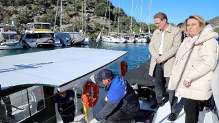 Avrupa Birliği Türkiye Delegasyonu Başkanı Meyer, Büyükşehir Belediyesinin Atık Alım Teknelerini ve Tesislerini İnceledi