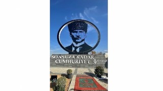 Çankaya belediyesinden Ankaraya çelikten 10 metrelik Atatürk anıtı