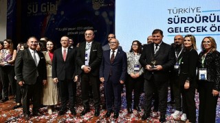 Karşıyaka Belediyesi&#39;ne Türkiye Sürdürülebilir Gelecek Ödülü