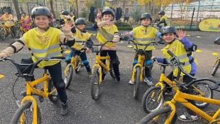 ETi Sarı Bisiklet Hareketli Yaşam Seminerleri;nin son durağı Diyarbakır oldu