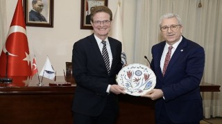 AB Türkiye Delegasyonu Başkanı Büyükelçi Nikolaus Meyer- Landrut, Ege Üniversitesini ziyaret etti