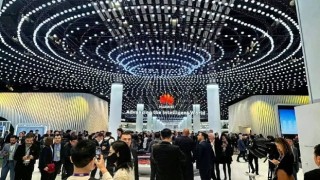 Huawei modaya yön veren ürünlerini Mobil Dünya Kongresi 2024te tanıttı