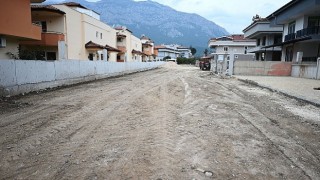 Kemer Belediyesi, Kuzdere Mahallesi Tekke Caddesinde kaldırım çalışmalarına başladı