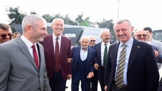 Kocaeli Büyükşehir Belediye Başkanı Tahir Büyükakına Gebzede sevgi seli