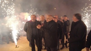 Başkan Esat Öztürk Mahallelerde Coşkuyla Karşılanıyor