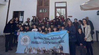 Muğla Büyükşehir Belediyesi Yaşlılara Saygı Haftasını Türk Sanat Müziği Korosu konseri, ebru sanatı, sinema, sohbet ve ziyaretlerle kutladı