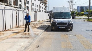 İzmirde her gün 850 işçi 2 bin kilometrelik güzergahı temizliyor