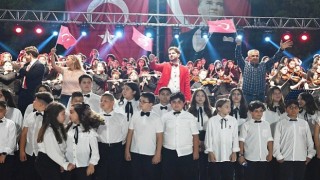 Kemerin çocuklarından Cumhuriyet ve Atatürke vefa konseri