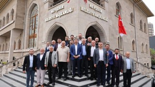 Nevşehir Belediye Başkanı Rasim Arı, 31 Mart Mahalli İdareler Seçimlerinin ardından görevlerini sürdüren ve yeni seçilen muhtarlarla bir araya geldi