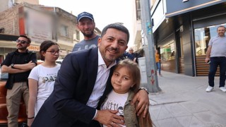 Nevşehir Belediye Başkanı Rasim Arı, Belediye Caddesinde esnaf ziyaretlerinde bulundu, vatandaşlarla bir araya geldi