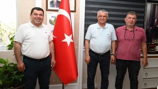İYİ Parti İlçe Başkanı Hüseyin İnan, Kemer Belediye Başkanı Necati Topaloğluna nezaket ziyaretinde bulundu