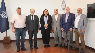 Saadet Partisi Aydın İl Başkanı Fatih Karahan Aydın Büyükşehir Belediye Başkanı Özlem Çerçioğluna nezaket ziyaretinde bulundu