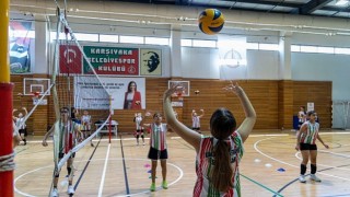 Karşıyaka Belediyesi nden voleybol turnuvası