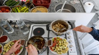 Sağlıklı sofralar, güçlü kadınlar: Mahalle Mutfağı açıldı