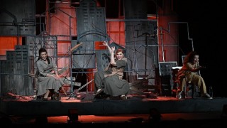 2. Uluslararası Mesir Tiyatro Festivali nde Duygu Dolu Performans