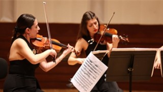 İzmir Oda Orkestrası yine ayakta alkışlandı