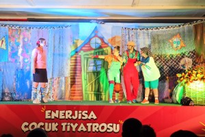 Enerjimi Koruyorum Çocuk Tiyatrosu İskenderun'da Çocukları coşturdu